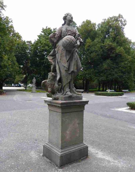 La Aritmética y la Astronomía en el Jardín Sajón de Varsovia