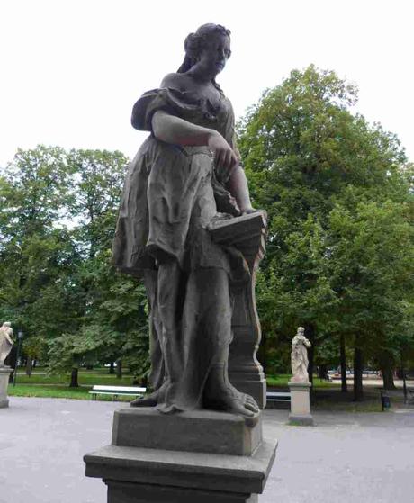 La Aritmética y la Astronomía en el Jardín Sajón de Varsovia