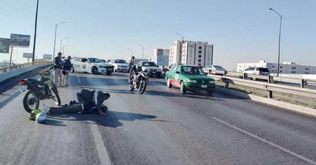 Accidente automovilístico sobre la carretera 57 y puente Granate