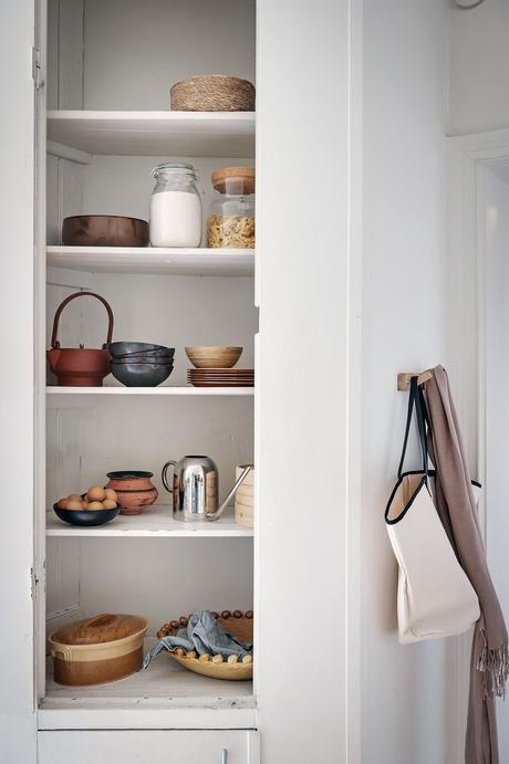 delikatissen scandinavian design hygge estilo nórdico estilo escandinavo decoración pisos pequeños decoración nórdica decoración en blanco decoración de interiores cozy tiny scandi 