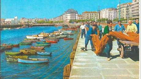 Recogida de las redes en Puerto Chico