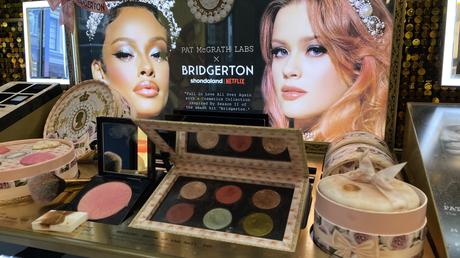 maquilladora donde se compra precio Bridgeton serie maquillaje Pat McGrath