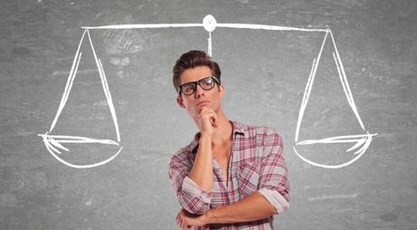 Influencias y sesgos en el proceso de toma de decisiones. Influencias y sesgos en el proceso de toma de decisiones.