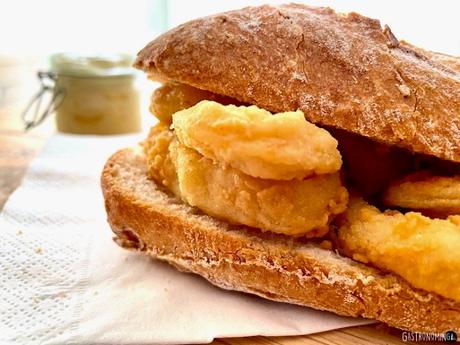 Bocadillo de calamares, ícono de la tradición gastronómica madrileña