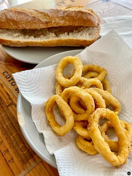 Bocadillo de calamares, ícono de la tradición gastronómica madrileña
