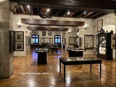 Sala femenina del Museo Frederic Marès