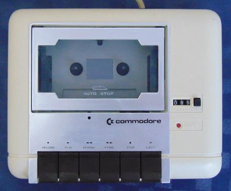 Commodore 64C: Datassette 1530 C2N-B Modelo 2 Commodore 64C: Datassette 1530 C2N-B Modelo 2