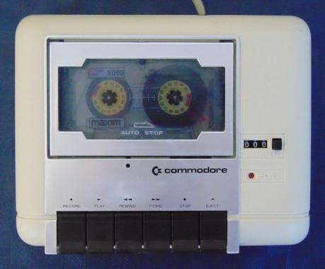 Commodore 64C: Datassette 1530 C2N-B Modelo 2 Commodore 64C: Datassette 1530 C2N-B Modelo 2