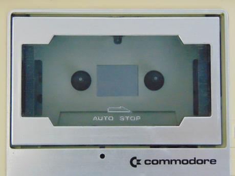 Commodore 64C: Datassette 1530 C2N-B Modelo 2 Commodore 64C: Datassette 1530 C2N-B Modelo 2