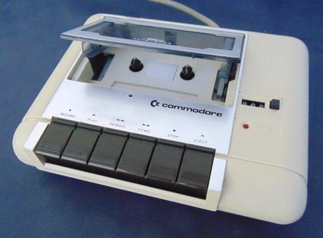 Commodore 64C: Datassette 1530 C2N-B Modelo 2 Commodore 64C: Datassette 1530 C2N-B Modelo 2