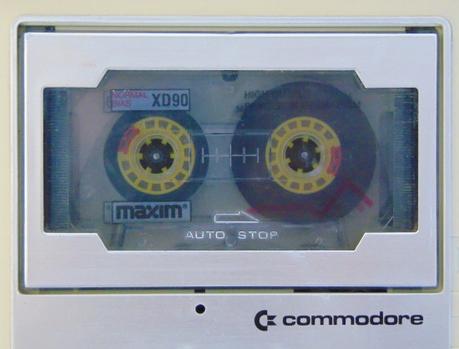 Commodore 64C: Datassette 1530 C2N-B Modelo 2 Commodore 64C: Datassette 1530 C2N-B Modelo 2