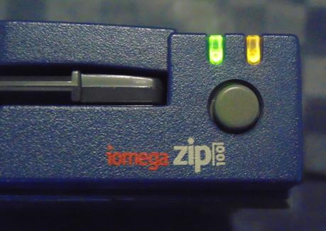 Iomega Zip 100 MB Puerto Paralelo Iomega Zip 100 MB Puerto Paralelo