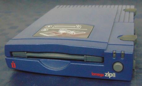 Iomega Zip 100 MB Puerto Paralelo Iomega Zip 100 MB Puerto Paralelo