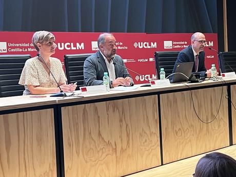 Los jóvenes farmacéuticos realizarán prácticas en boticas rurales para combatir la despoblación