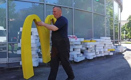 Nuevo logo de Mcdonals Rusia