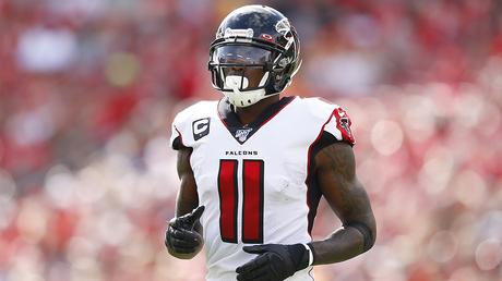 Julio Jones firma con los Buccaneers y se une a Tom Brady Julio Jones firma con los Buccaneers y se une a Tom Brady