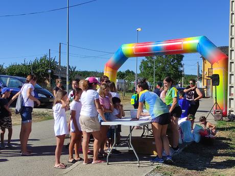Tarde Multicolor en el día grande de las fiestas de Santa Ana en Cabañas Raras 2