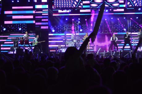 La Orquesta Panorama congregó a miles de personas en su visita a Cabañas Raras 67