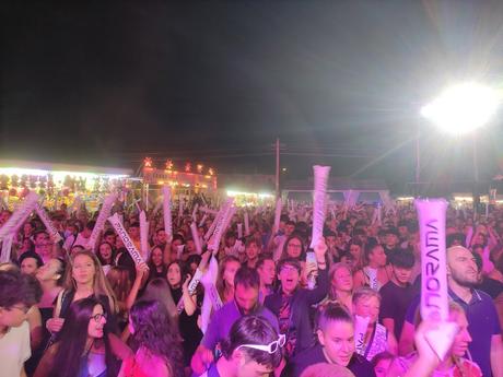 La Orquesta Panorama congregó a miles de personas en su visita a Cabañas Raras 35