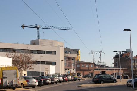 Fenosa invertirá más de dos millones en el soterramiento de la línea de Alta Tensión que pasa por encima de Cuatrovientos y su Centro de Salud 7 Fenosa invertirá más de dos millones en el soterramiento de la línea de Alta Tensión que pasa por encima de Cuatrovientos y su Centro de Salud 4