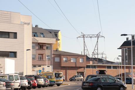 Fenosa invertirá más de dos millones en el soterramiento de la línea de Alta Tensión que pasa por encima de Cuatrovientos y su Centro de Salud 6 Fenosa invertirá más de dos millones en el soterramiento de la línea de Alta Tensión que pasa por encima de Cuatrovientos y su Centro de Salud 3