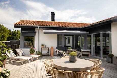 delikatissen wood ceiling techo de madera scandi style scandi home salón escandi interior de madera estilo nórdico estilo escandinavo casa sueca Casa de madera bleached wood ceiling 