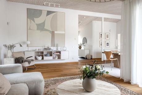 delikatissen wood ceiling techo de madera scandi style scandi home salón escandi interior de madera estilo nórdico estilo escandinavo casa sueca Casa de madera bleached wood ceiling 