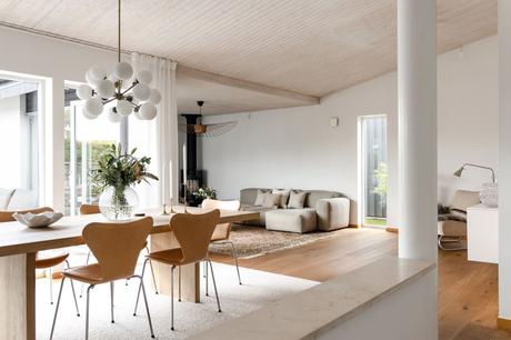 delikatissen wood ceiling techo de madera scandi style scandi home salón escandi interior de madera estilo nórdico estilo escandinavo casa sueca Casa de madera bleached wood ceiling 