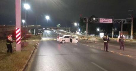 Fallece mujer al chocar a unos metros del Distribuidor Juárez