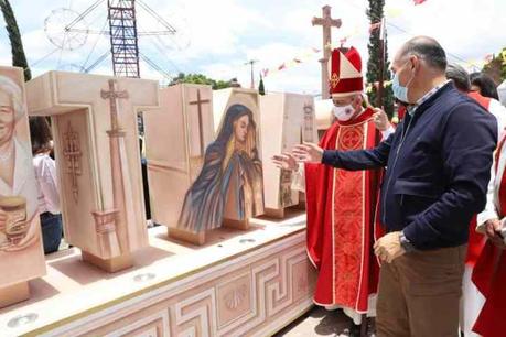 Alcalde y Arzobispo al rescate de la identidad popular