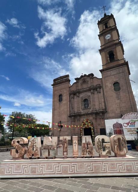 Alcalde y Arzobispo al rescate de la identidad popular