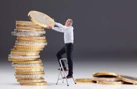 El 19% de los españoles acortan sus gastos de verano con el objetivo de invertir en otoño, según Alfio Bardolla