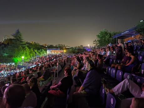 ZUCCHERO EN NOCHES DEL BOTÁNICO: FE Y PASIÓN BAJO LA LUNA LLENA [CRÓNICA]