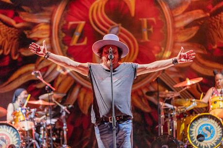 ZUCCHERO EN NOCHES DEL BOTÁNICO: FE Y PASIÓN BAJO LA LUNA LLENA [CRÓNICA]