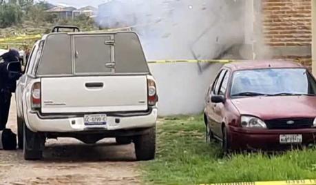 (video) Explota granada-trampa en Irapuato: 2 agentes de investigación heridos