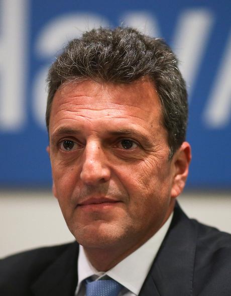 El poder tiene un nuevo testaferro