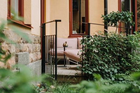 delikatissen vintage scandinavian vintage sillas eames scandinavian apartament estilo nórdico clásico decoración nordica vintage colores vintage alfombras persas 