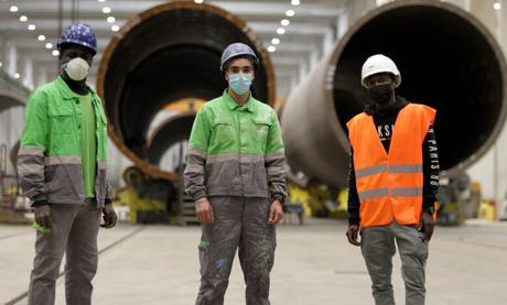 Estos son los 4 cambios en la ley migratoria de España que permitirán a miles de extranjeros trabajar y residir de forma legal en el país