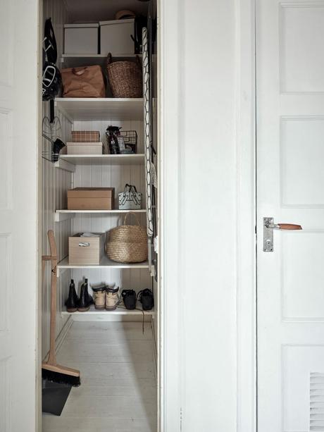 delikatissen silla hormiga scandi girls room scandi decor scandi cozy piso nórdico habitación nórdica infantil habitación niñas habitación moderna infantil girls room ant chair 