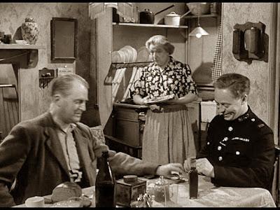 FAROL AZUL, EL (BLUE LAMP, THE) (Gran Bretaña; 1950) Policíaco, Negro