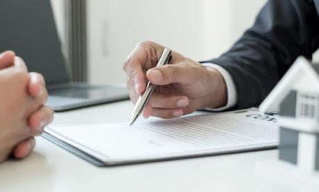 La cláusula de tu hipoteca que te puede proteger de un desahucio