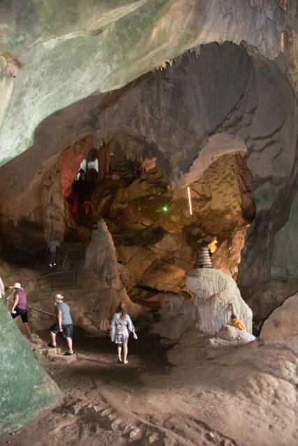 6 Mejores Excursiones desde Phuket cueva-Phang-Nga