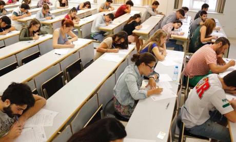 Becas MEC universitarias 2022/2023: plazos, cuantía y cómo saber si te la han concedido Becas MEC universitarias 2022/2023: plazos, cuantía y cómo saber si te la han concedido