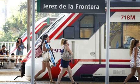 Todo sobre los abonos gratis de Renfe que ya se pueden solicitar: cómo pedirlos, a qué billetes afecta y en qué consiste la fianza