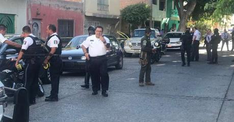 Policía Vial se enfrenta a delincuentes, hay 3 detenidos