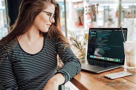 Tecnoempleo.com une a las empresas tecnológicas y a los profesionales Tecnoempleo.com une a las empresas tecnológicas y a los profesionales