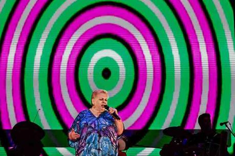 Paquito La del Barrio hace cantar a todo el Teatro del Pueblo en la FENAPO