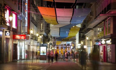 Hoy entran en vigor los límites al aire acondicionado y a la iluminación de escaparates: en esto consisten