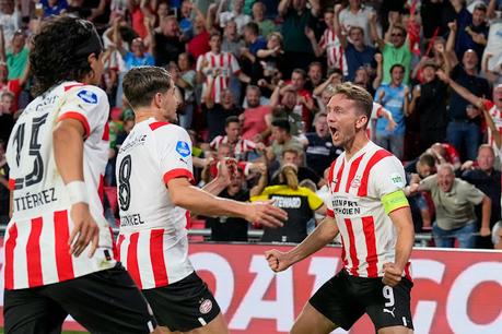 Luuk de Jong, héroe del PSV en la previa de la Champions League