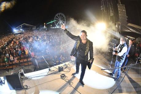 (Video) Julión Álvarez revienta el Teatro del Pueblo en la FENAPO (Video) Julión Álvarez revienta el Teatro del Pueblo en la FENAPO